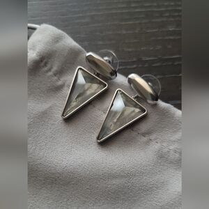 KENDRA SCOTT  Vivian in Gray Illusion Rhodium Plated Silver Tone Earrings + Bag